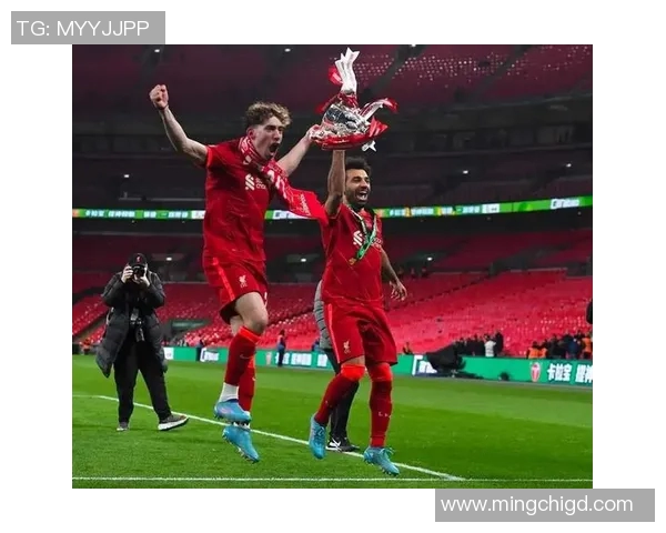 利物浦与曼联激战正酣图文直播全程回顾与精彩瞬间分享